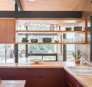 Conception d'armoires de cuisine en bois rouge foncé sur mesure